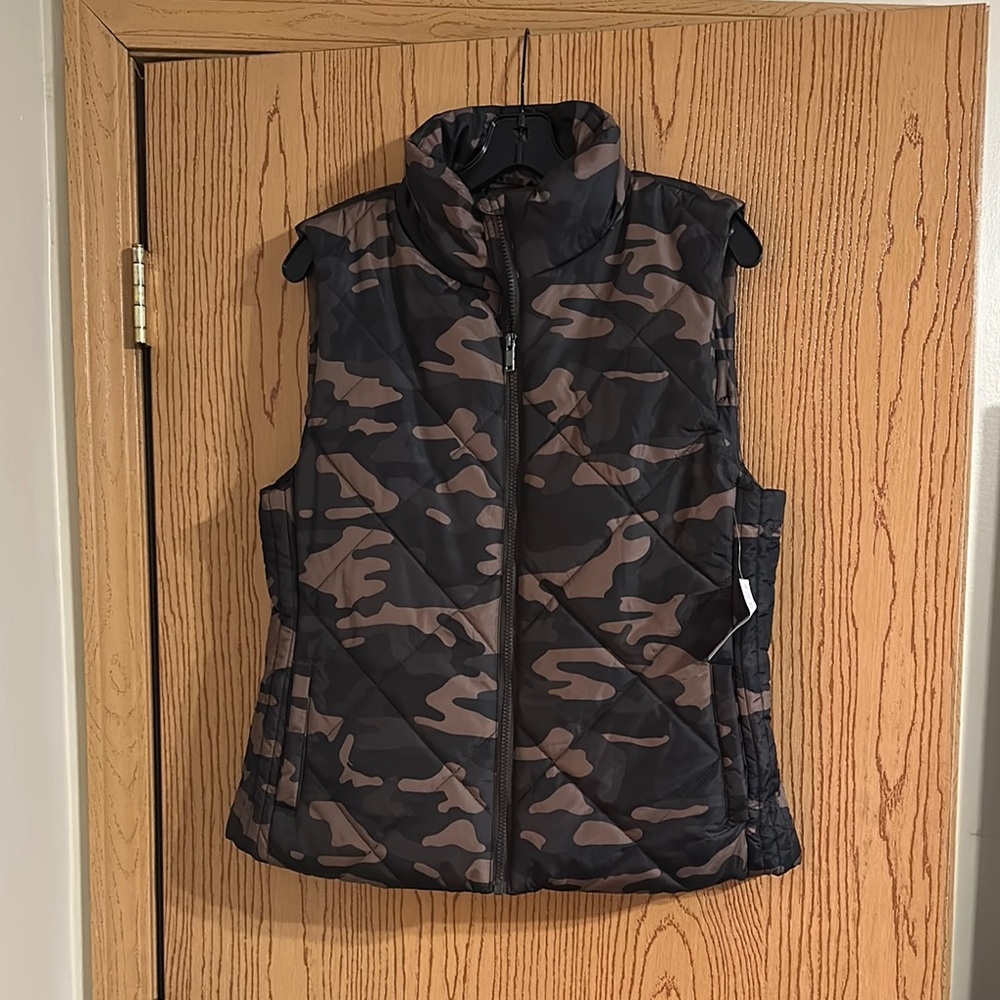 Women's Camouflage Puffer Vest